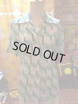 レトログリーンモダン柄Shirt(SALE)