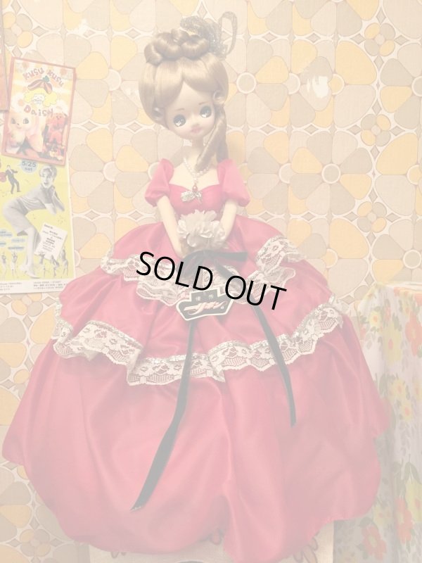 画像1: リボン印　赤いサテンドレスのポーズ人形