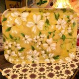 Vintage glass fiber flower pattern tray   A