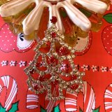 Christmas tree rhinestone brooch