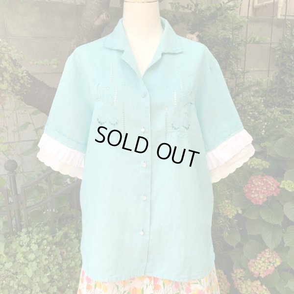 画像1: Mint Green dot embroidery frilled sleeves blouse