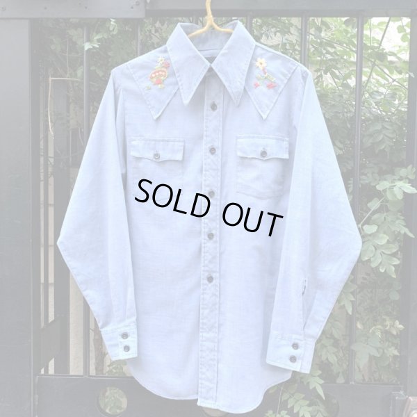 画像1: Vintage mushroom&flower embroidery chambray shirt