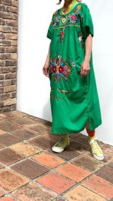 (SALE)Vintage flower embroidery gr mexican dress