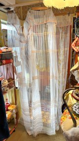 Vintage pk&wh ponpon lace curtain