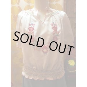 画像: FLOWER LEI 刺繍TOPS