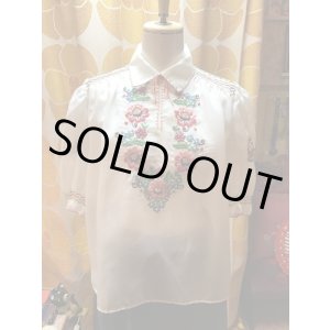 画像: カラフルFLOWER刺繍　TOPS
