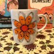 画像1: hand-drawn style orange flower mug