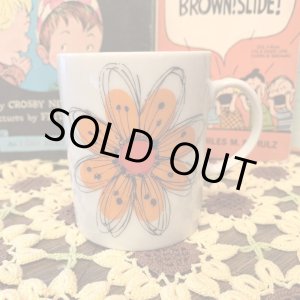 画像: hand-drawn style orange flower mug