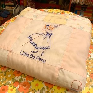 画像: Embroidered quilt cover