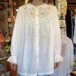 画像1: Flower embroidery blouse