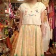 画像1: (SALE) Girl Flower embroidery patch cutoff top