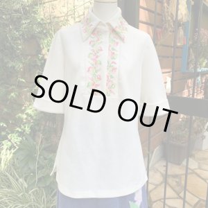 画像: Vintage flower cross stitch short sleeve top