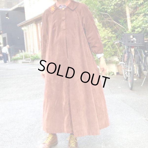 画像1: Vintage corduroy coat with flower brooch