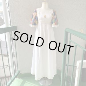 画像: Vintage patchwork pattern flare sleeves flower patch dress