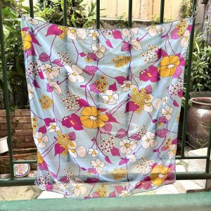 画像: Vintage retoro flower pattern scarf