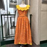 画像: Vintage scalloped collar flower printed apron dress