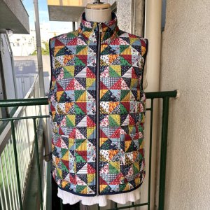 画像: Vintage patchwork printed reversible down vest