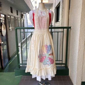 画像: Vintage made in canada flower quilt patchwork flower cutwork embroidery apron