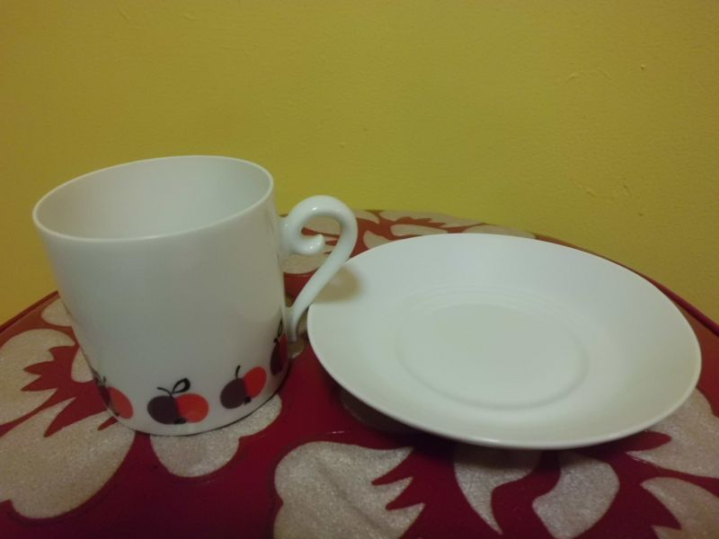 画像: ２色カラーりんごのカップ＆ソーサー