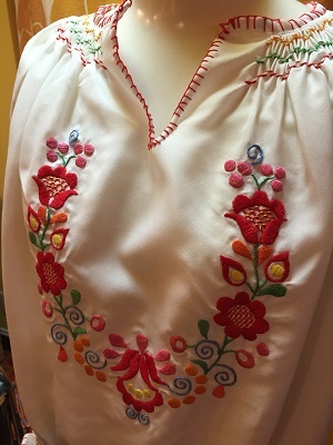 画像: FLOWER LEI 刺繍TOPS