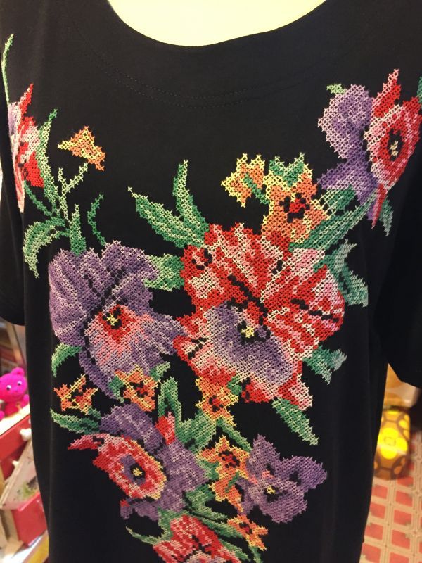 画像: クロスステッチFLOWER刺繍Tee