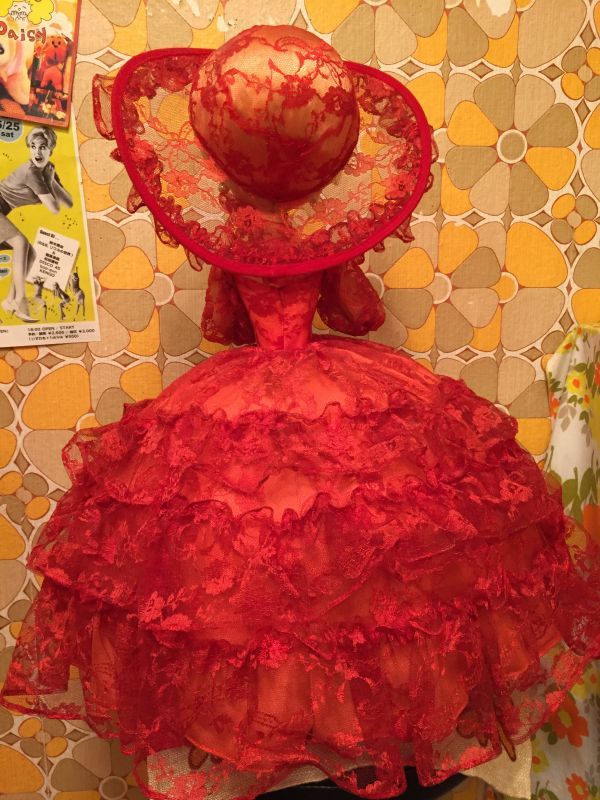 画像: 赤いFLOWERレースHAT＆ドレスのポーズ人形