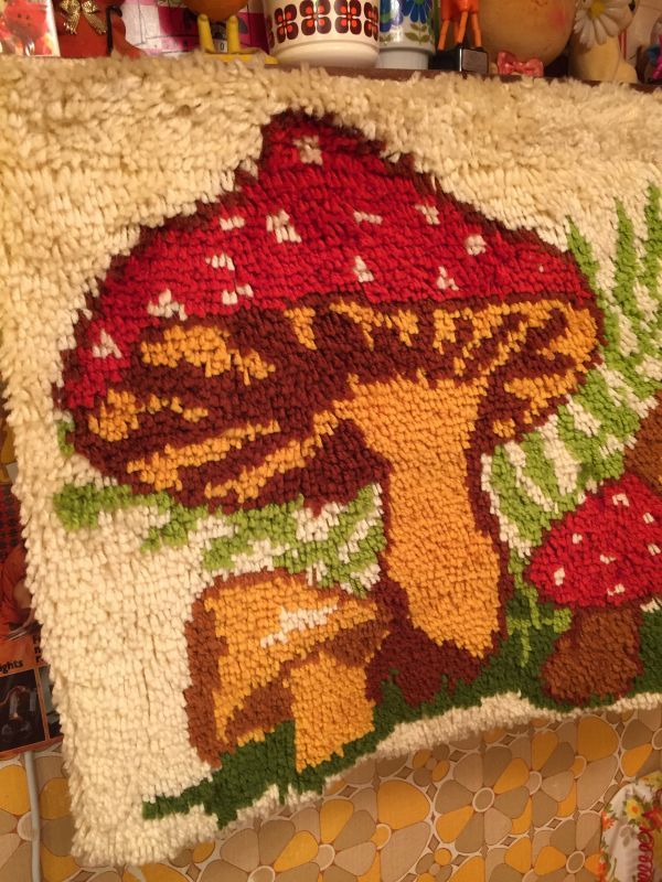 画像: Mushroom RugＴａｐｅｓｔｒｙ