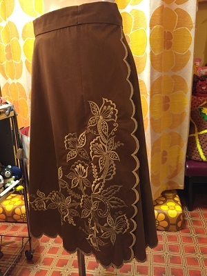 画像: ブラウンFLOWER＆LEAF刺繍ラップスカート
