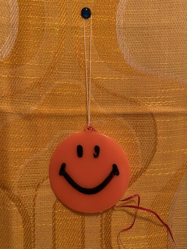 画像: VINTAGE Smile Face Plastic Necklace (OR)