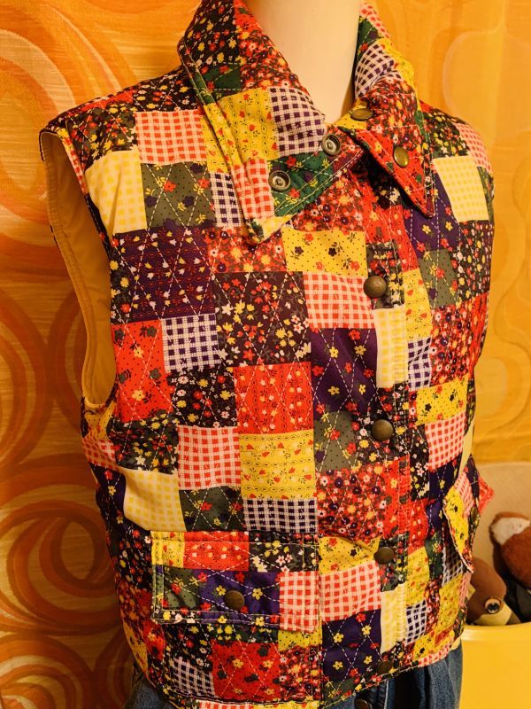 画像: Reversible Patchwork Printed Down Vests