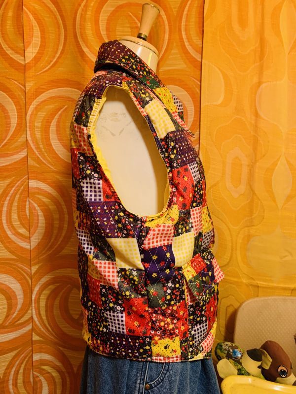 画像: Reversible Patchwork Printed Down Vests