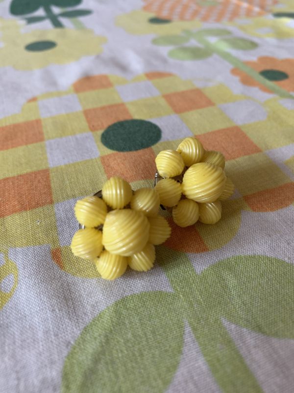 画像: Light yellow Bobbin Beads Flower earrings