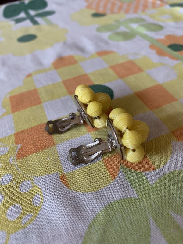 画像: Light yellow Bobbin Beads Flower earrings