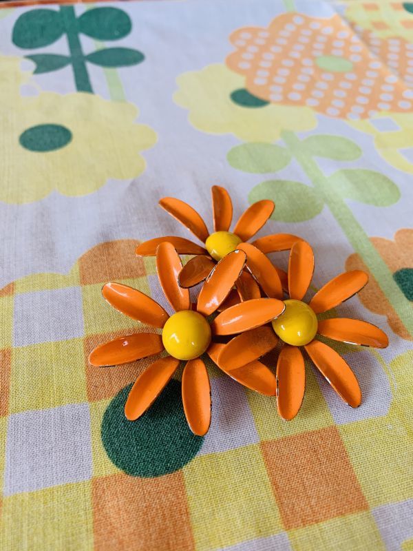 画像: ORANGE&YELLOW 3FLOWER VINTAGEブローチ