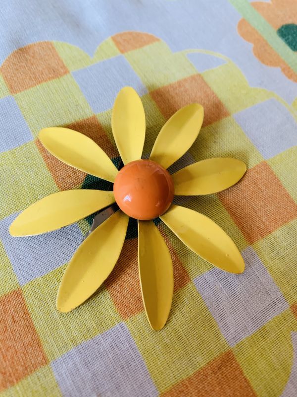 画像: YELLOW&ORANGE 60'S FLOWER BROOCH