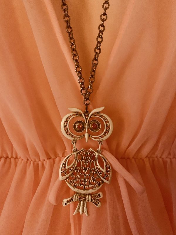 画像: VINTAGE OrangeEye White Owl Necklace