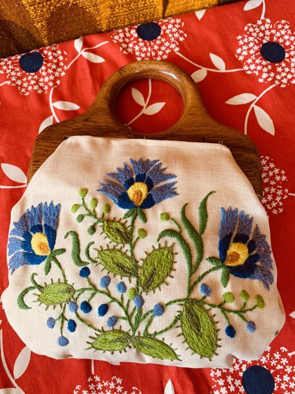 画像: ブルー/グリーンFLOWER刺繍WOODハンドルBAG