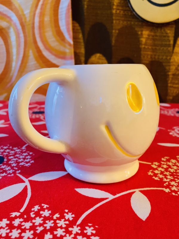 画像: 希少 ホワイト/イエローカラーSMILE Mug 