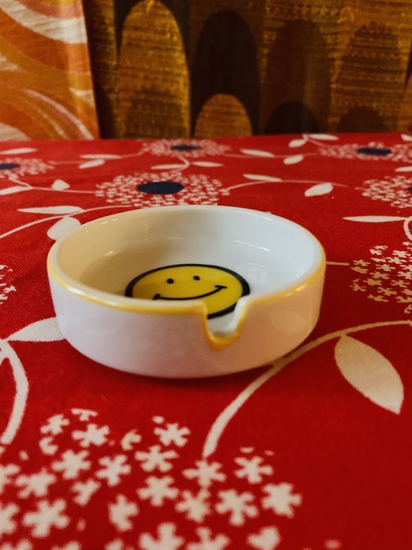 画像: Vintage Smile ashtray