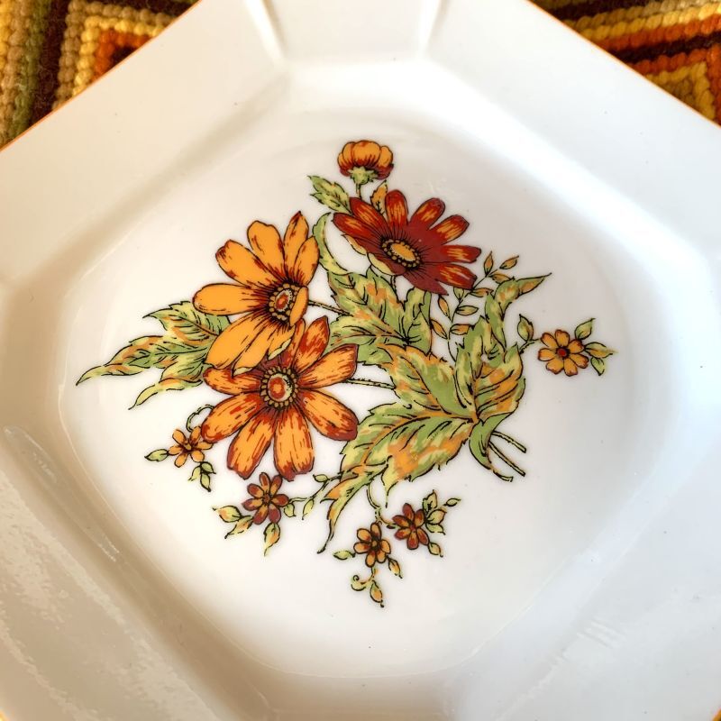 画像: Flower patterned plate