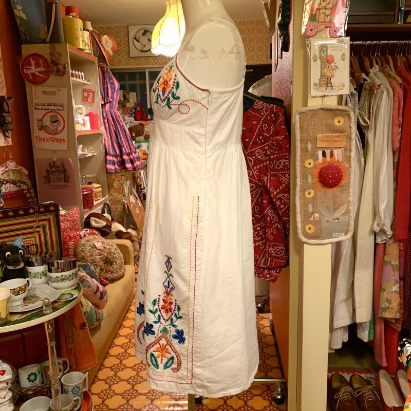 画像: Flower Embroidered camisole dress 