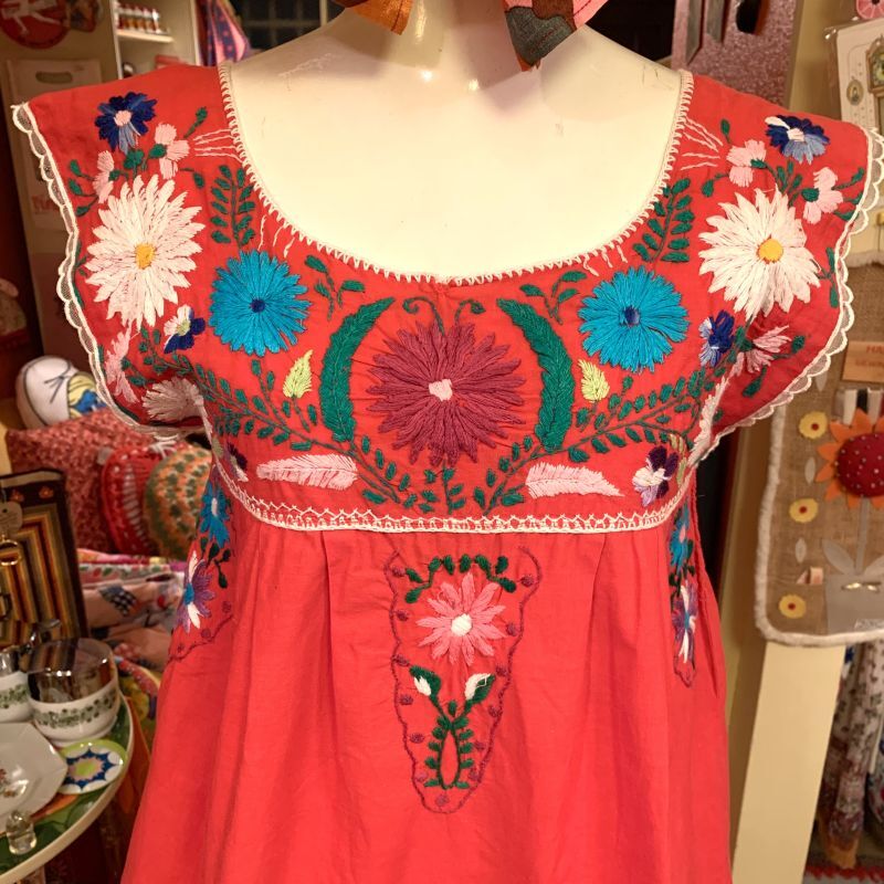 画像: Mexican flower embroidered tops