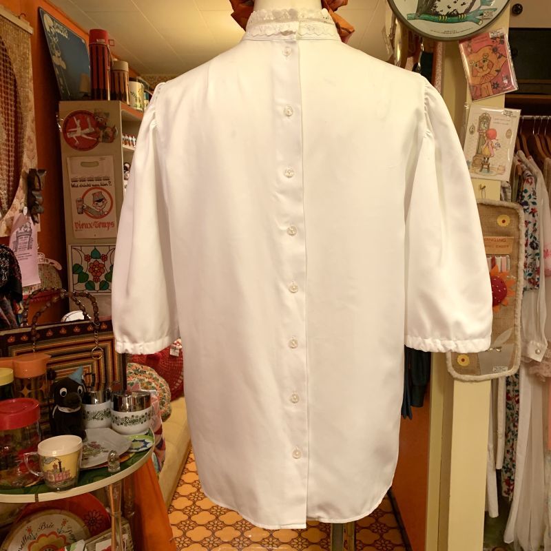 画像: Vintage V laceline white blouse