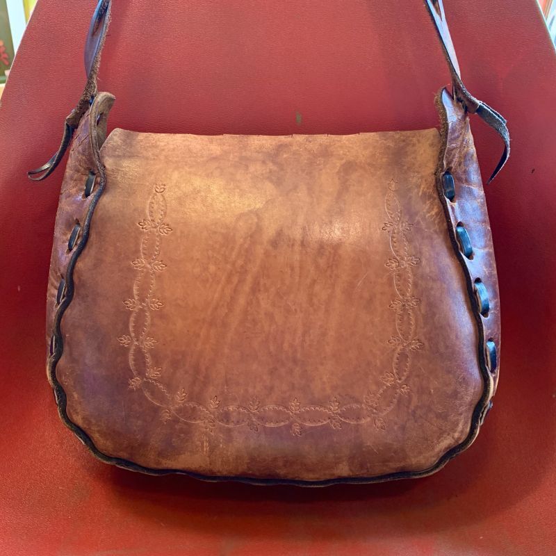 画像: Embossed leather bag