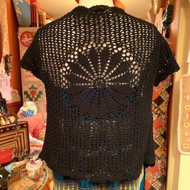 画像: (SALE) Black flower motif crochet tops