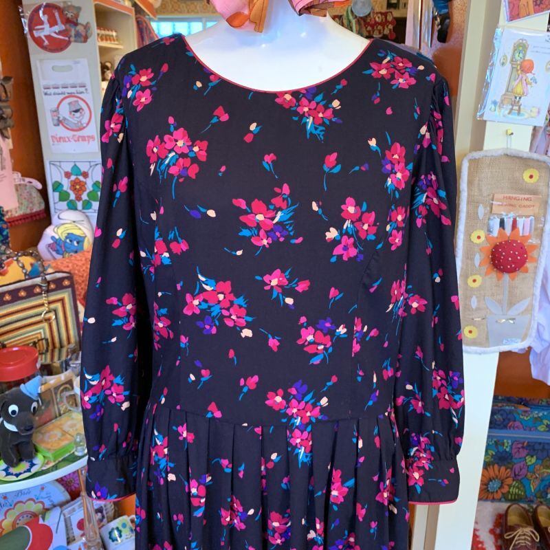 画像: Floral pattern long sleeve onepiece