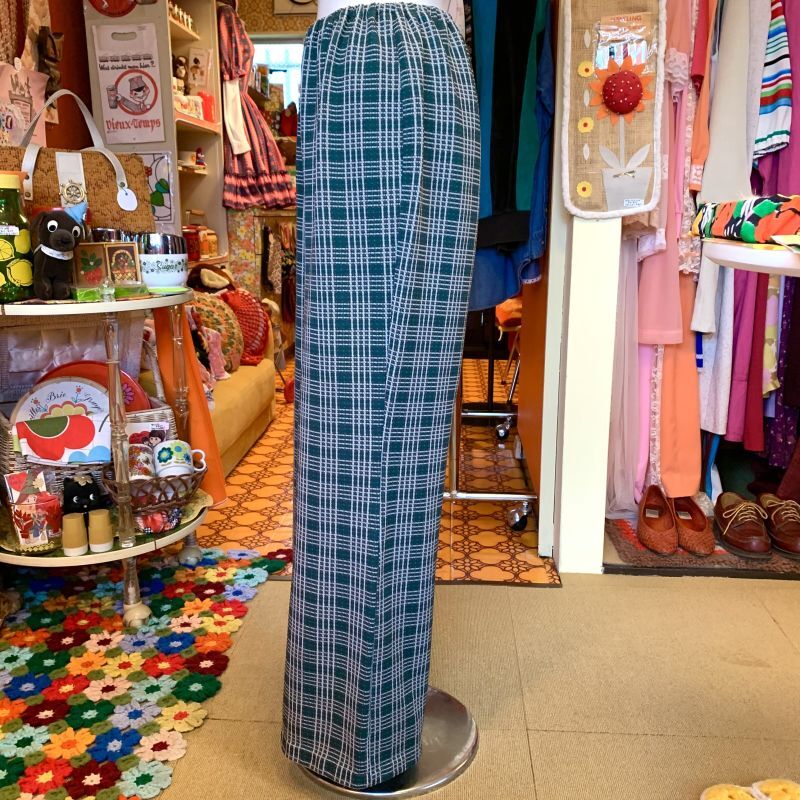 画像: Plaid flared pants