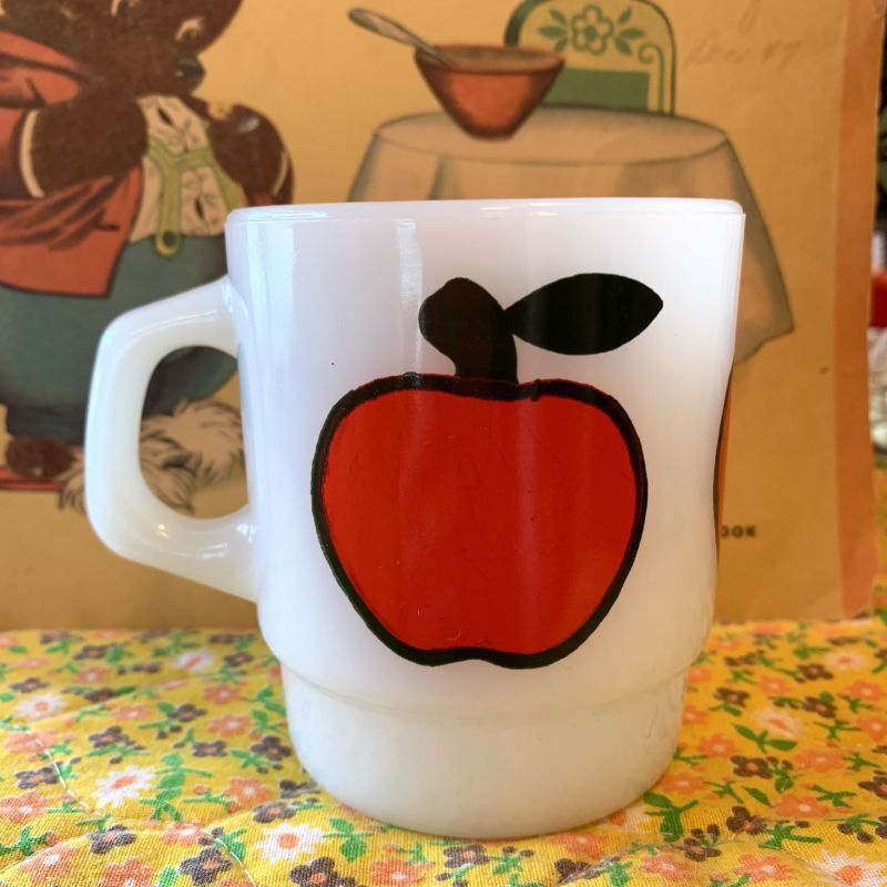 画像: FireKing super fruit Apple mug