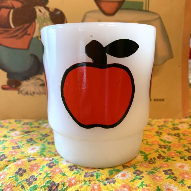 画像: FireKing super fruit Apple mug