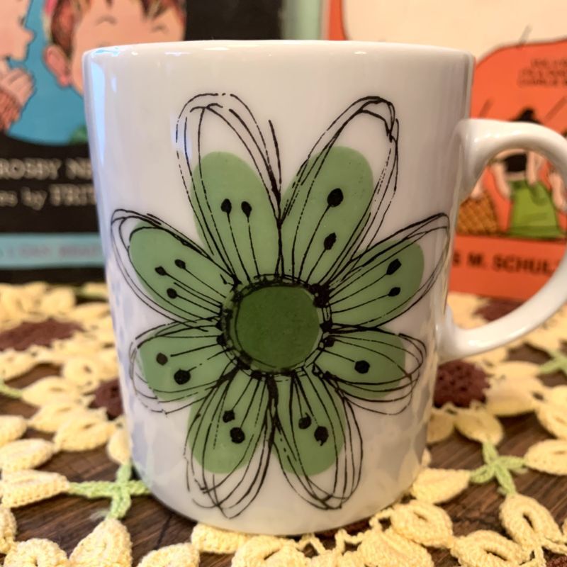 画像: hand-drawn style green flower mug